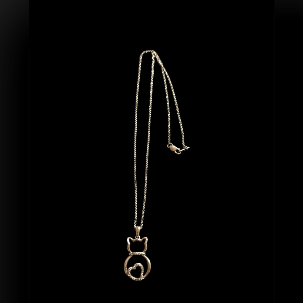 Vintage Sterling 925 cat pendant with stones on Sterling necklace